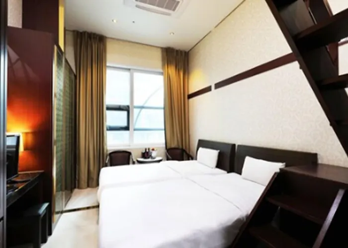 Intercity Hotel 3*