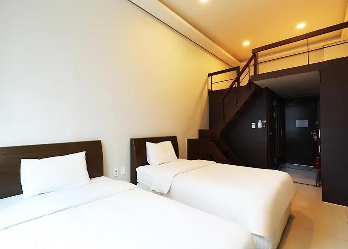 Intercity Hotel 3*