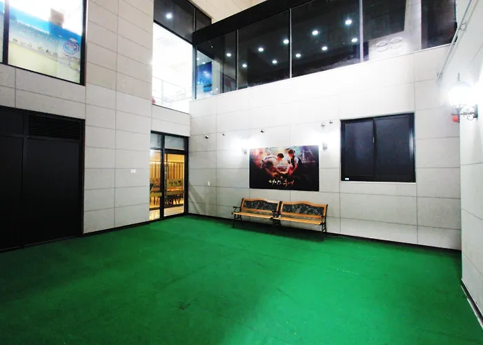 Intercity Hotel 3*